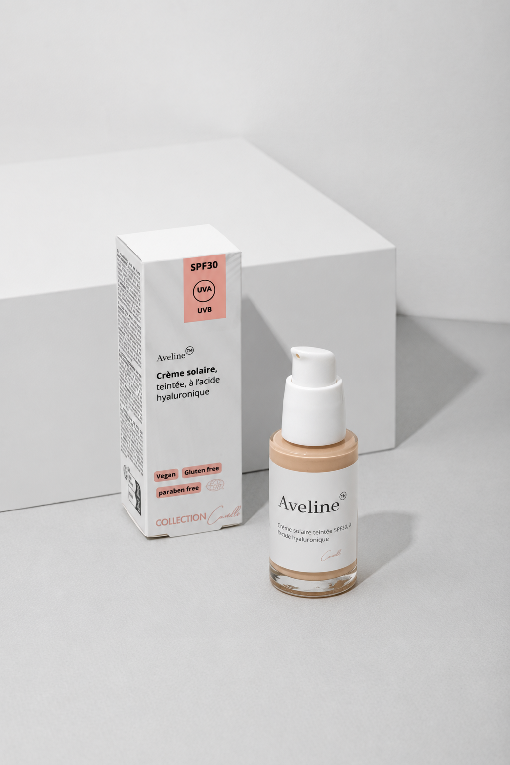 Crème solaire SPF 30, teinté - à l'acide hyaluronique